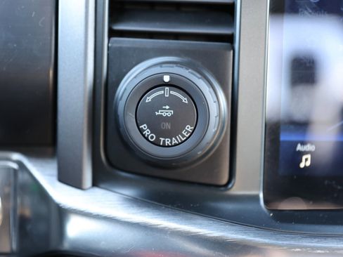 Used 2023 Ford F150 Lariat w/ Trailer Tow Package image 29