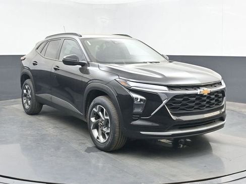 New 2026 Chevrolet Trax LT image 2