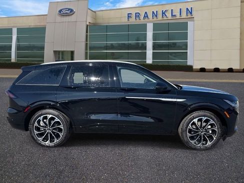 New 2026 Lincoln Nautilus Reserve image 8