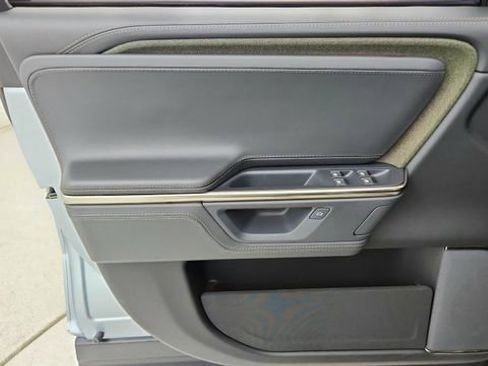 Used 2025 Rivian R1S Adventure image 40