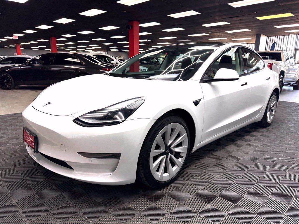 Used 2022 Tesla Model 3 RWD image 7