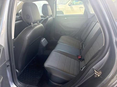 Used 2025 Volkswagen Jetta SE FWD image 10
