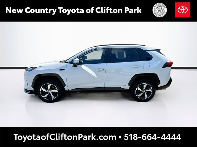 Used 2023 Toyota RAV4 SE w/ Weather & Moonroof Package AWD/4WD image 4