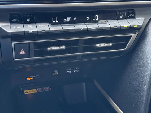 Used 2025 Toyota Camry XSE FWD image 26