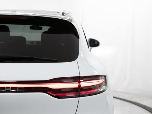 Certified 2026 Porsche Macan AWD/4WD image 21