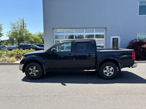 Used 2008 Nissan Frontier SE w/ SE Value Truck Pkg AWD/4WD image 2