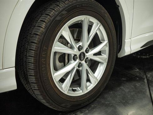 Used 2022 Audi Q3 2.0T Premium Plus w/ Premium Plus Package AWD/4WD image 3