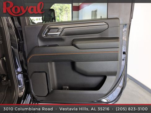 Used 2024 GMC Sierra 2500 AT4 w/ AT4 Premium Plus Package image 9