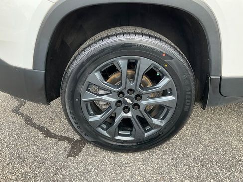 Used 2021 Chevrolet Traverse RS image 28