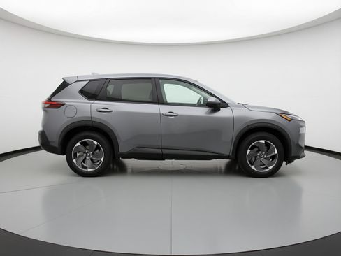 Used 2025 Nissan Rogue SV image 11