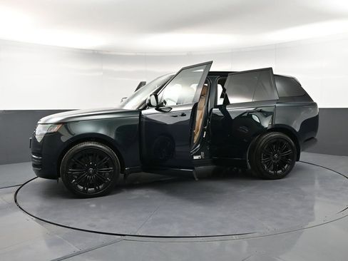 Used 2025 Land Rover Range Rover SE AWD/4WD image 36