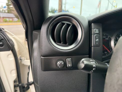 Used 2013 Nissan GT-R Premium image 40