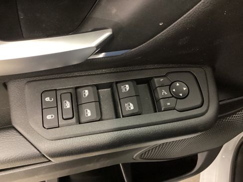 New 2026 RAM 1500 4x4 Crew Cab image 14