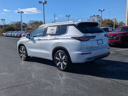New 2026 Mitsubishi Outlander SEL FWD image 8