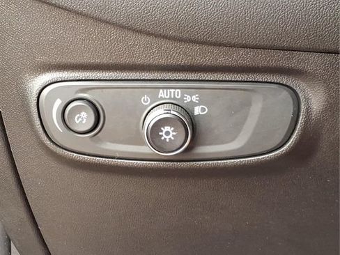Used 2024 Chevrolet Equinox LT FWD image 17