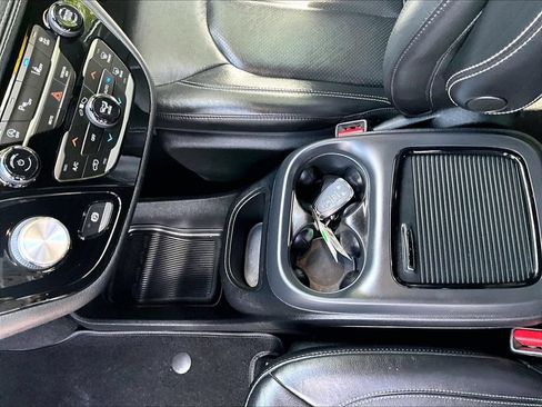 Used 2021 Chrysler Pacifica Touring-L w/ S Appearance Package FWD image 20