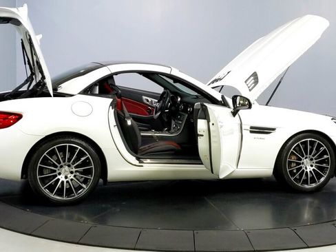 Used 2017 Mercedes-Benz SLC 43 AMG image 15