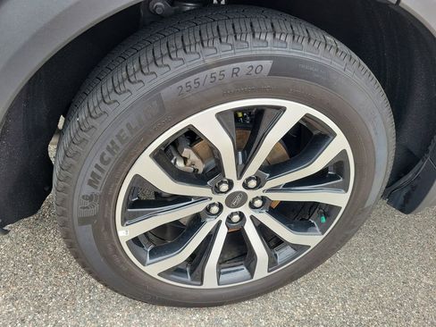 Used 2025 Ford Explorer ST-Line w/ Premium Package image 6