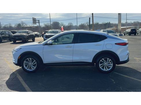 Certified 2025 Buick Envista Preferred image 5