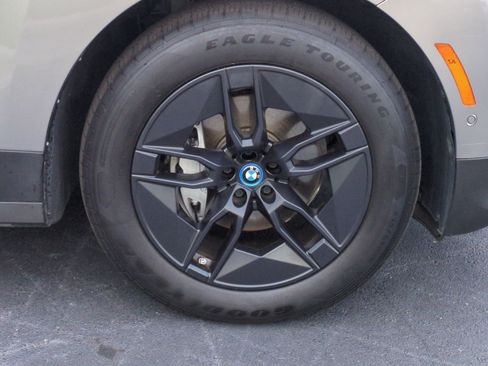 Used 2023 BMW iX xDrive50 AWD/4WD image 13