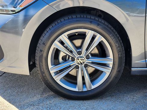 Used 2024 Volkswagen Jetta SE image 11