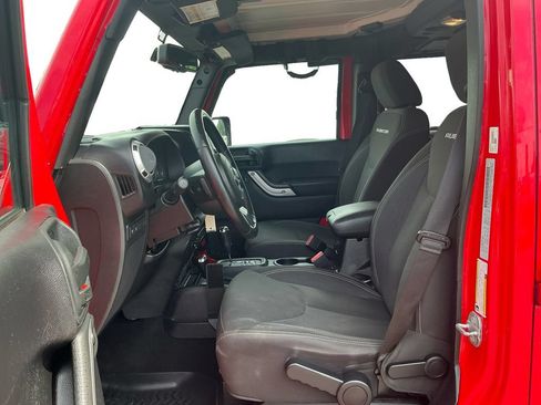 Used 2016 Jeep Wrangler Unlimited Rubicon AWD/4WD image 14