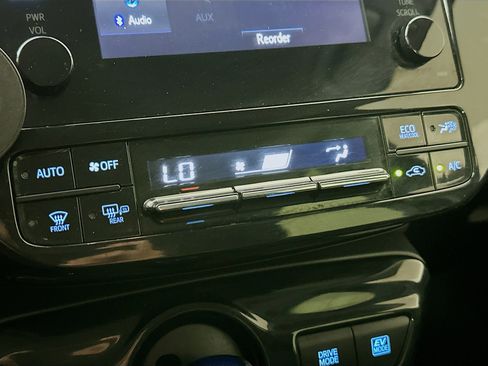Used 2017 Toyota Prius One FWD image 22