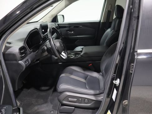 Used 2025 Honda Pilot EX-L image 9
