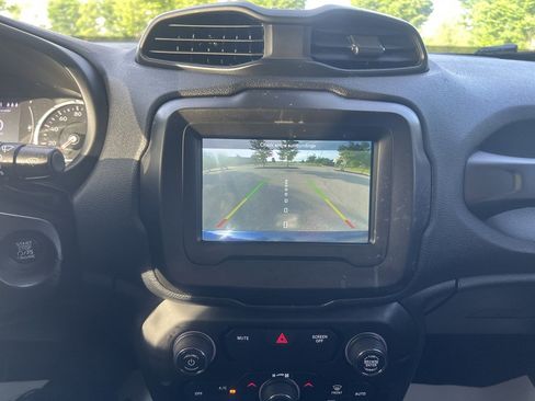 Used 2019 Jeep Renegade Sport w/ Sport Appearance Group AWD/4WD image 21