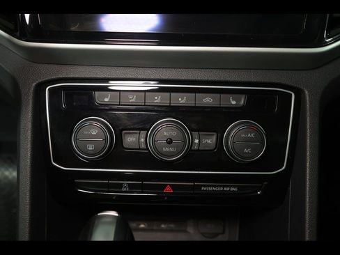 Used 2021 Volkswagen Atlas Cross Sport SEL image 29