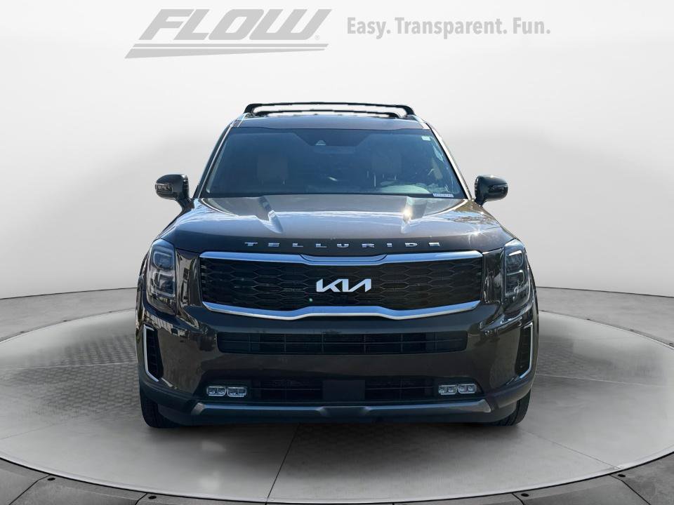 Used 2022 Kia Telluride SX w/ Towing Package FWD image 3