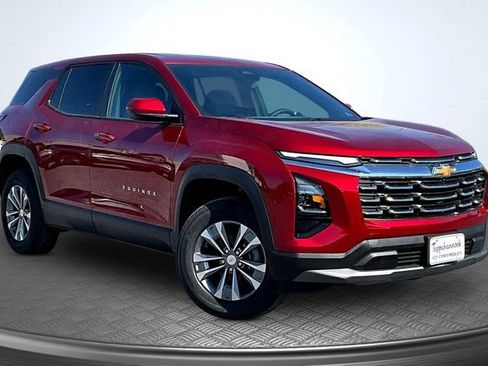 New 2026 Chevrolet Equinox LT w/ Convenience Package II FWD image 2