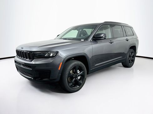Used 2023 Jeep Grand Cherokee L Laredo AWD/4WD image 3