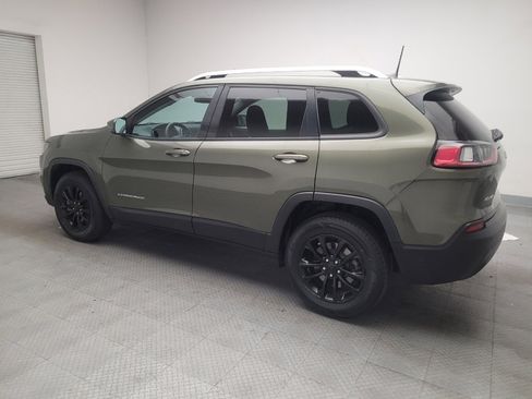 Used 2020 Jeep Cherokee Latitude AWD/4WD image 3