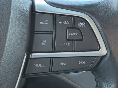 Used 2022 Toyota Highlander Bronze Edition image 25