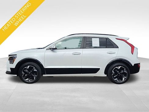Certified 2023 Kia Niro Wave w/ Wave Preserve Package image 2