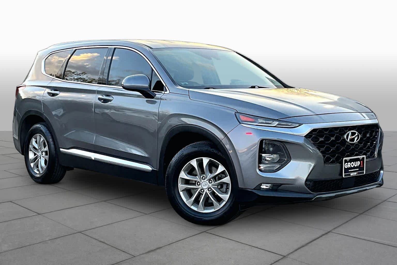 Used 2019 Hyundai Santa Fe SEL FWD image 3