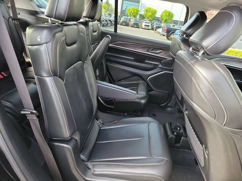 Certified 2022 Jeep Grand Cherokee L Limited AWD/4WD image 16