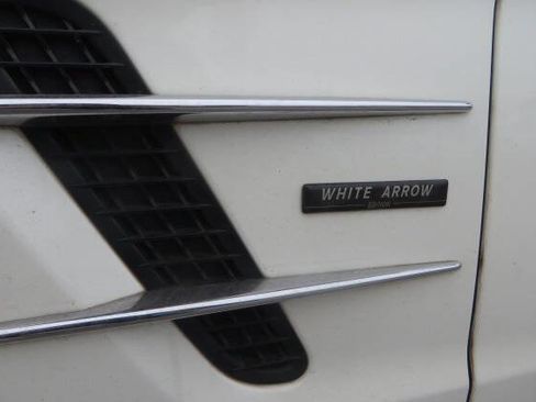 Used 2015 Mercedes-Benz SL 550 image 34