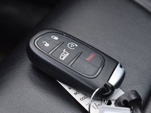 Used 2019 Jeep Cherokee Trailhawk w/ Comfort/Convenience Group image 14