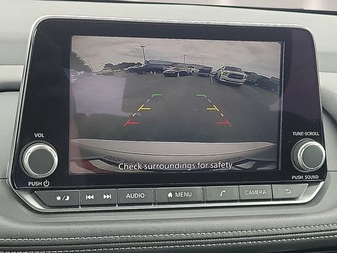 Used 2025 Nissan Rogue SV FWD image 15