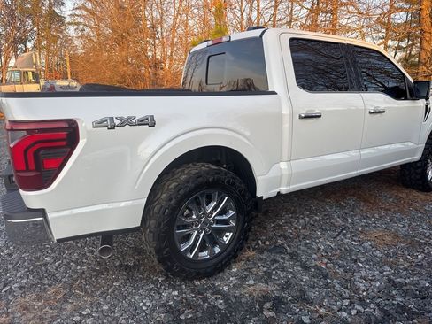 Used 2025 Ford F150 Lariat w/ Equipment Group 501A Mid image 14