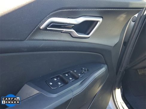 Used 2023 Kia Sportage LX image 19