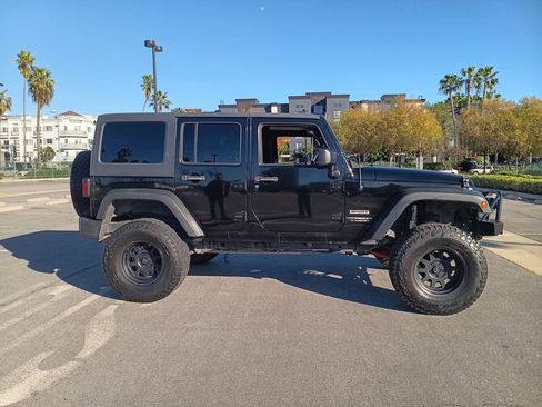 Used 2012 Jeep Wrangler Unlimited Sport image 4