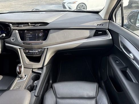 Used 2018 Cadillac XT5 Luxury w/ Driver Awareness Package image 22