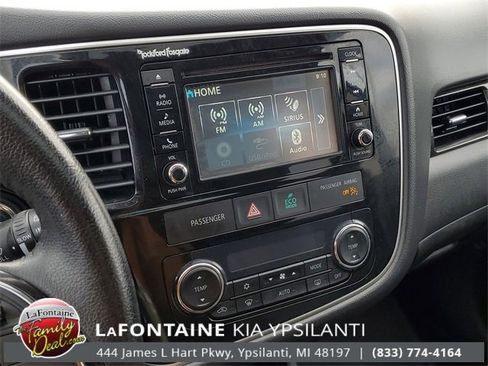 Used 2016 Mitsubishi Outlander SEL image 19