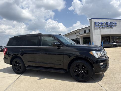 Used 2021 Ford Expedition XLT w/ Black Accent Package image 3