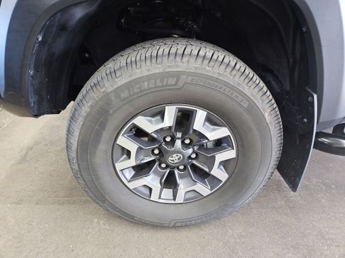 Used 2021 Toyota Tacoma TRD Off-Road w/ TRD Premium Off Road Package image 22