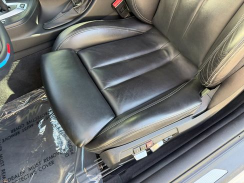 Used 2018 BMW M4 Convertible image 29