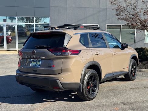 Certified 2025 Nissan Rogue SV image 3